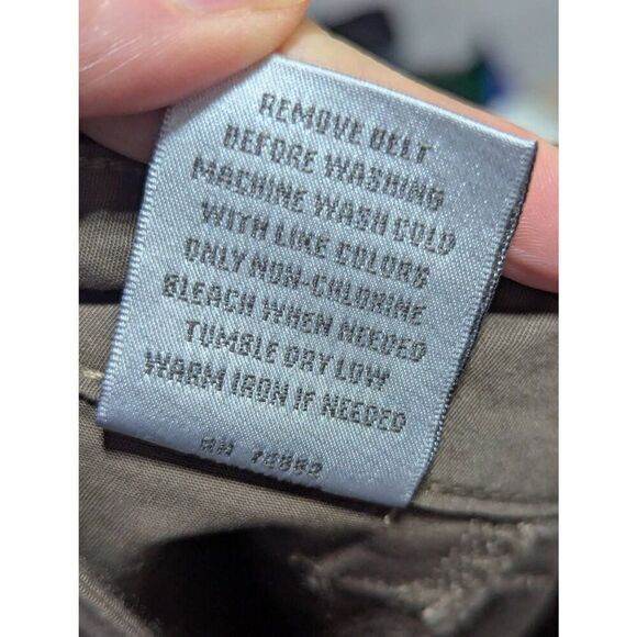 Gitano Women's Brown Solid Mid-Rise Bermuda Cargo Shorts Size 20W NWT - Picture 8 of 8